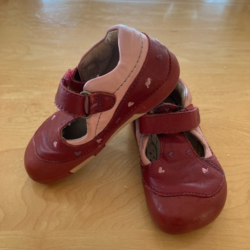 Umi leather toddler girl shoes size  US 5.5 (EU 21)